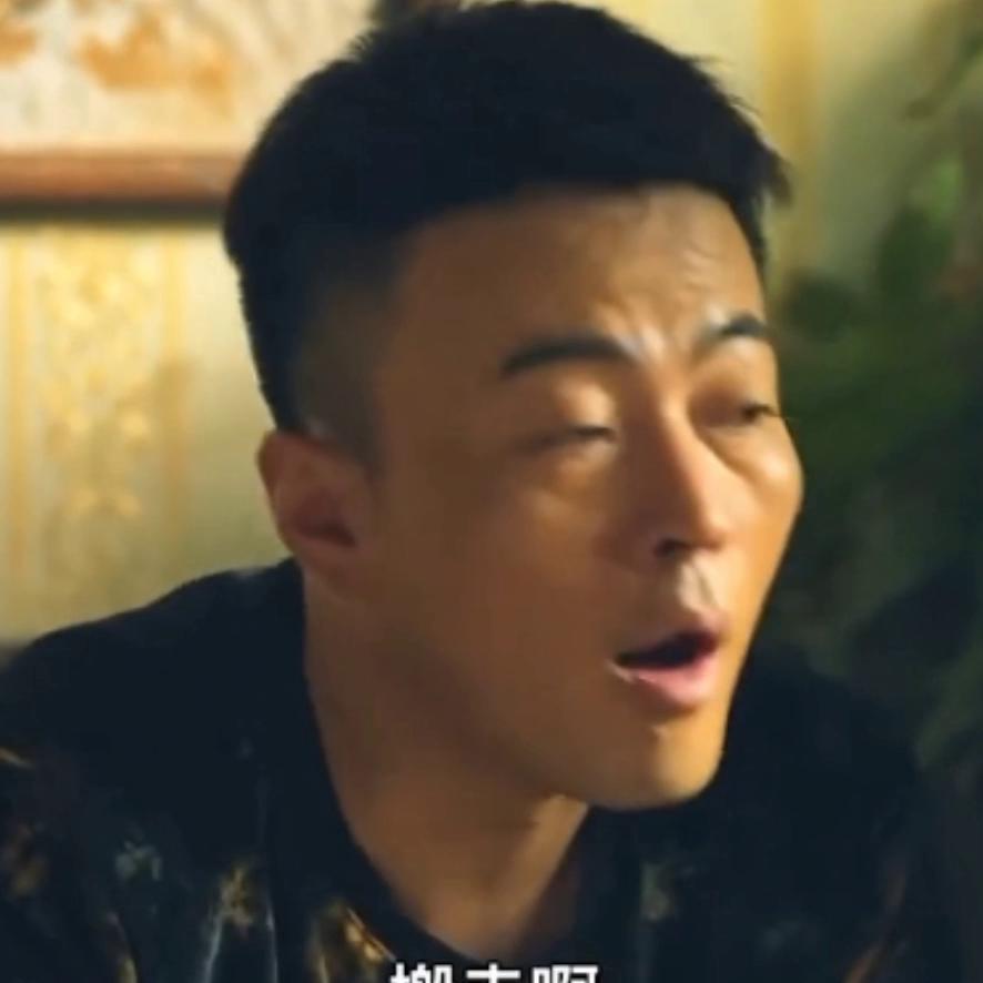 当一个人欺负你时叫欺凌，当一群人欺负你时叫声张正义，这...