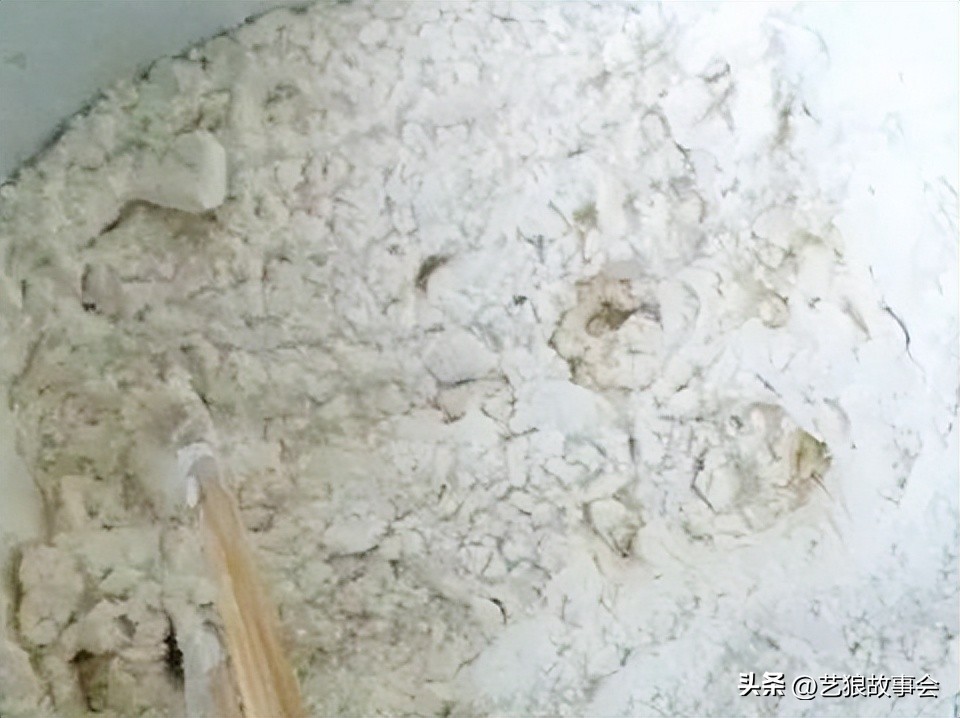 疙瘩汤的疙瘩怎么弄得均匀又小,手把手教你做疙瘩汤