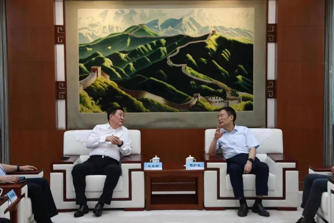 王永前与中国国际工程咨询公司、中国航天科工三院159厂洽谈合作