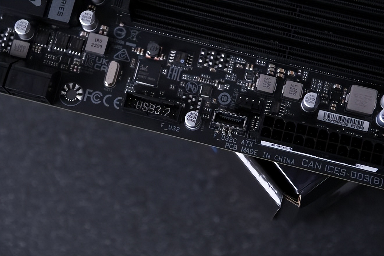 技嘉b760m电竞小雕是丐版吗,技嘉b760ddr4小雕评测