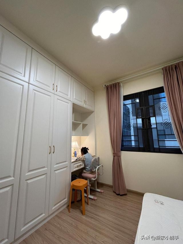 看她家入住后的精装房,全屋不做吊顶太喜欢了,简单不复杂