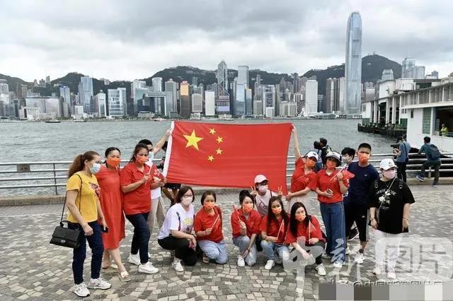 一看到*疆新**“香港˙买买提”们，心里就有一种开心踏实的咸觉