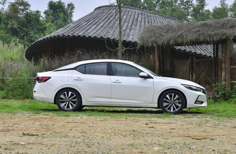 轩逸和卡罗拉哪个更强,轩逸和卡罗拉哪个更有价值感