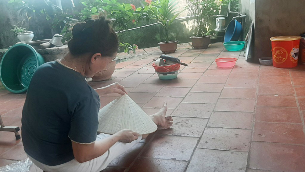 越南农村姑娘骗婚,27岁越南女子假扮富婆