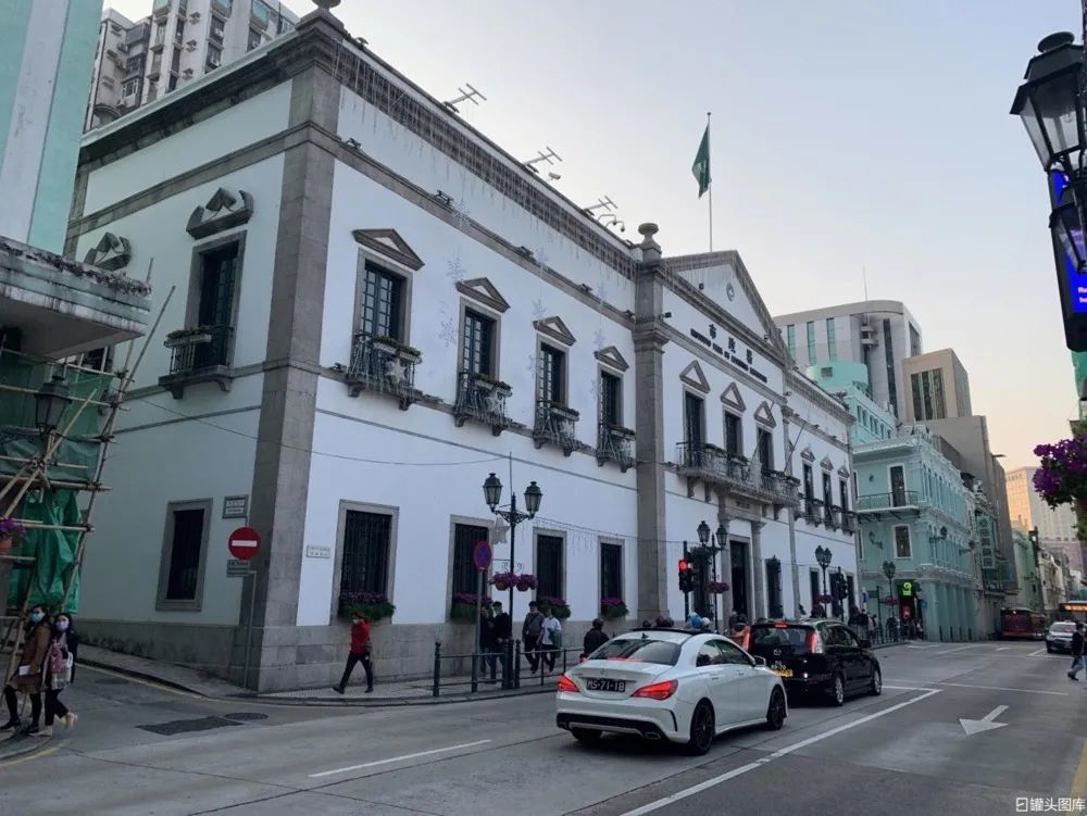 何猷龙金融家,小赌王何猷龙图片