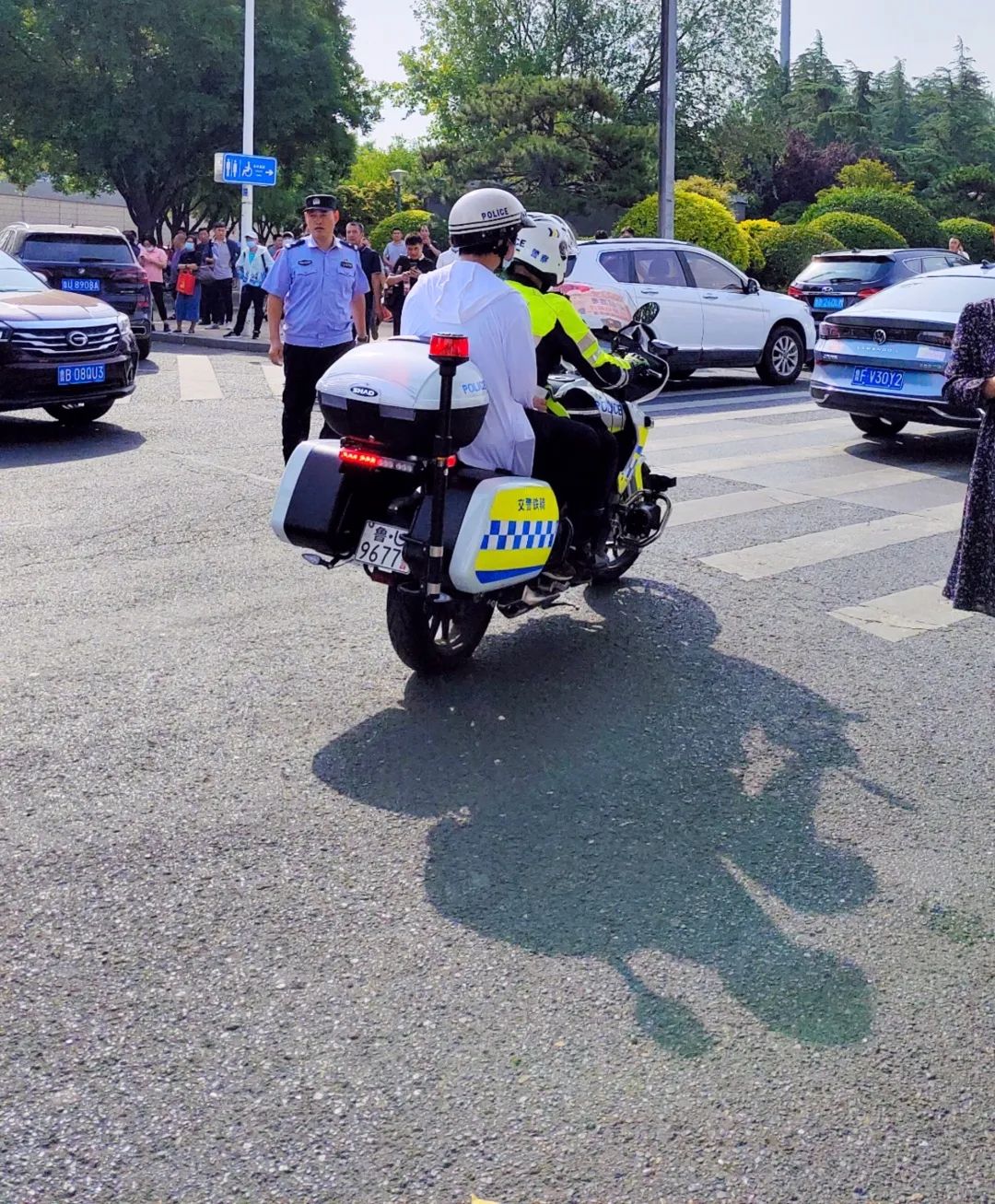 刚刚，青岛5万多勇士霸气走进战场！少年，此去何求？夺盛名、拔头筹、争魁首、独占鳌头！