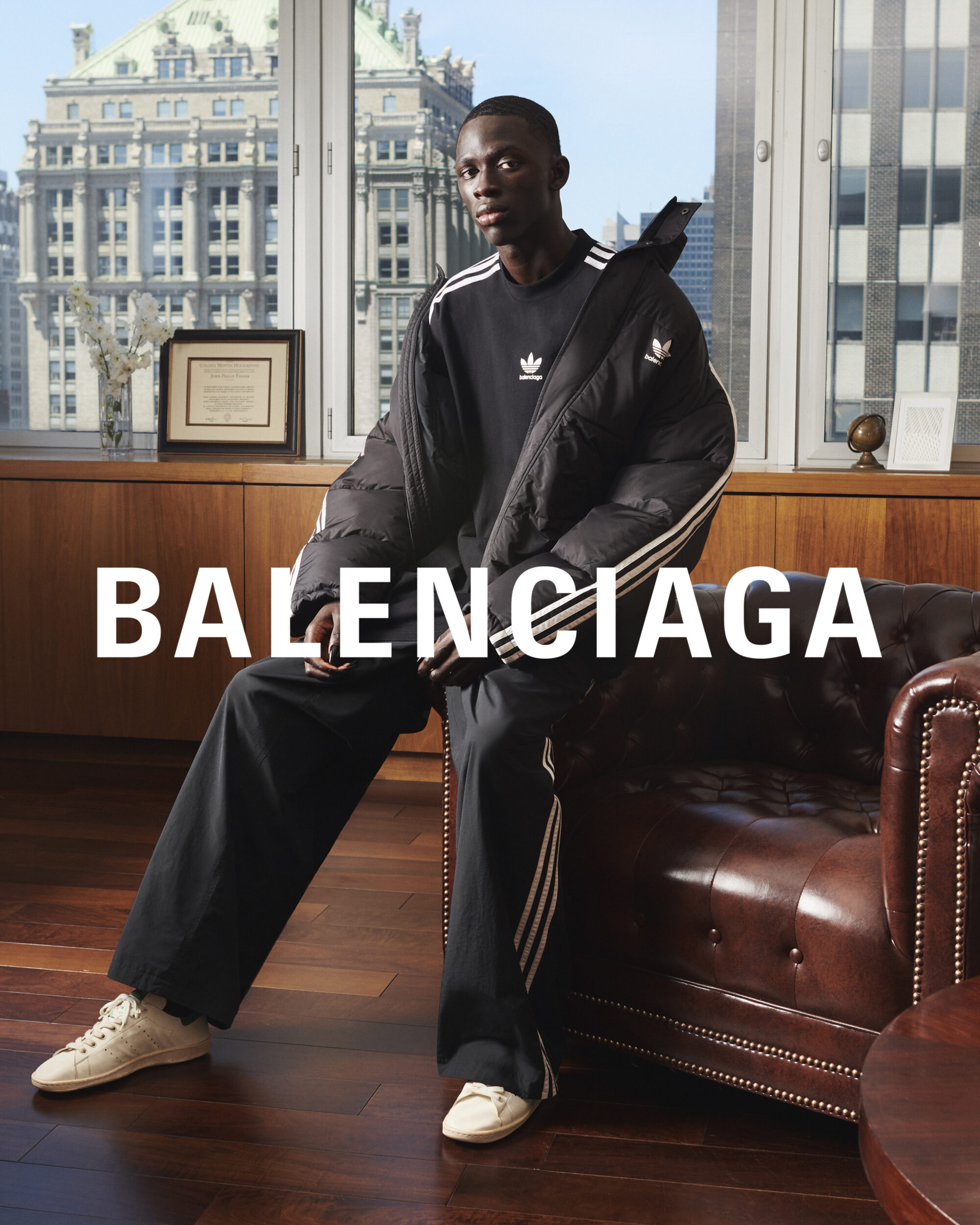 balenciaga联名adidas织带牛仔外套,balenciagaadidas发布会