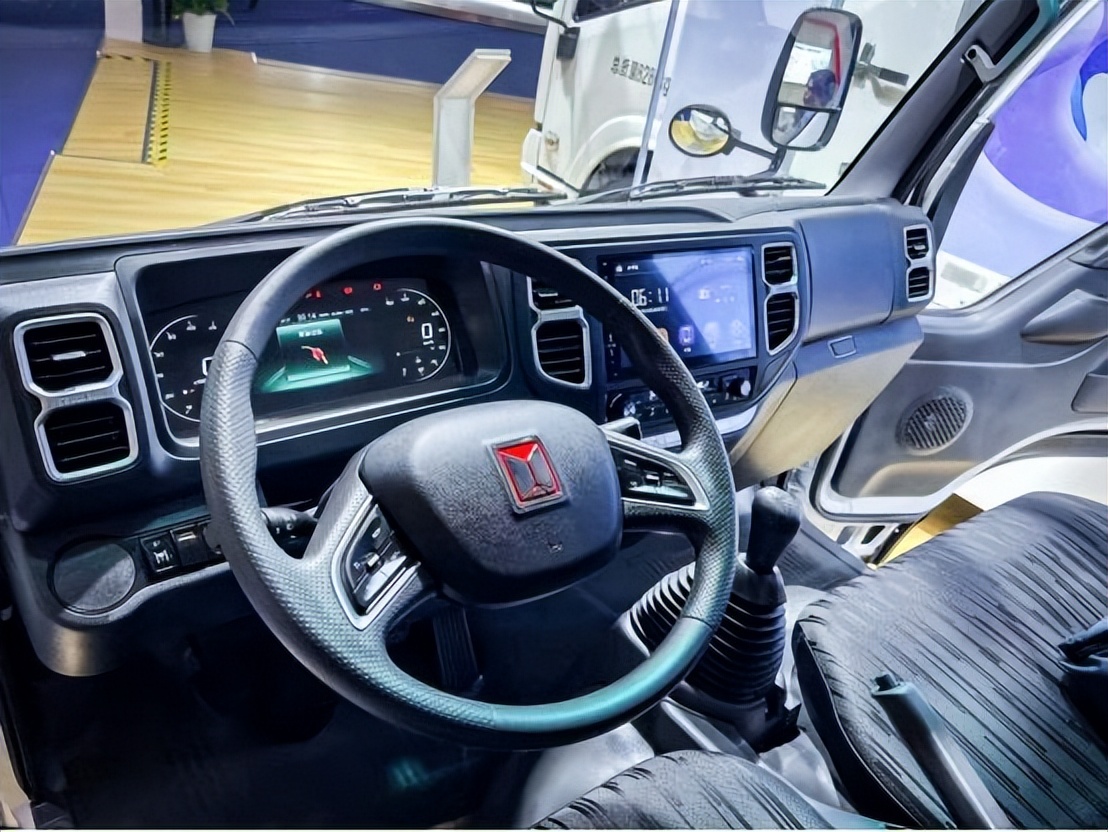 庆铃铃咖2.0轻卡油耗多少,庆铃铃咖2.0l中体轻卡价格