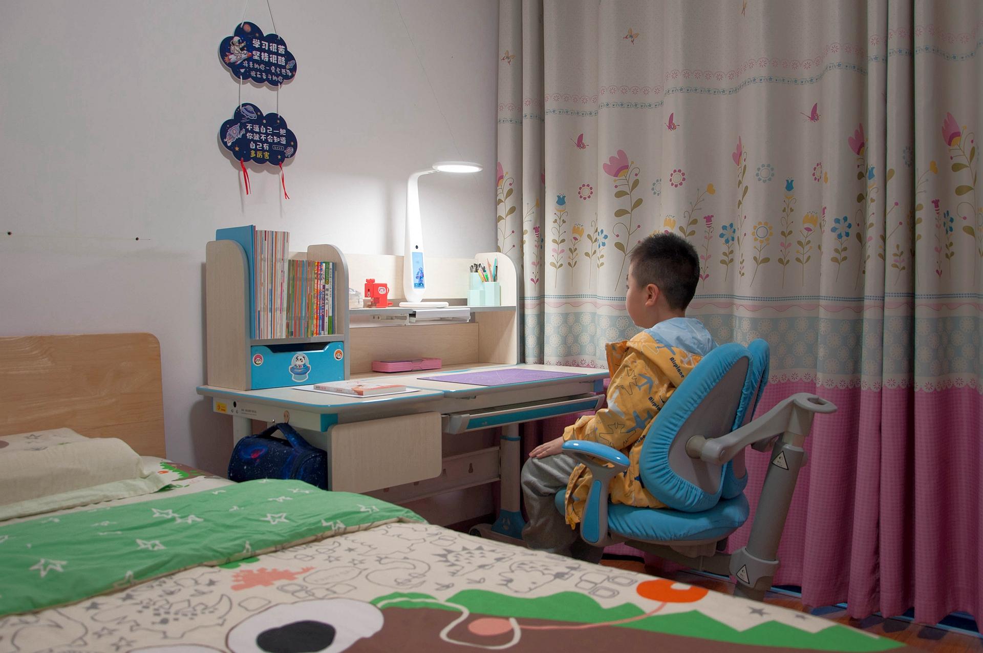 培养好习惯提高学习效率,网易有道智能护眼学习台灯