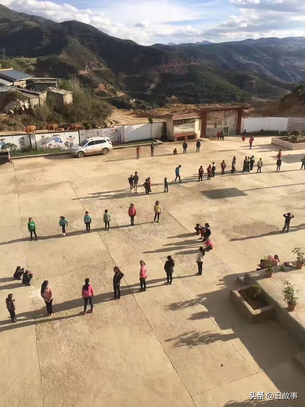 大凉山少年足球队,大凉山彝族足球少年