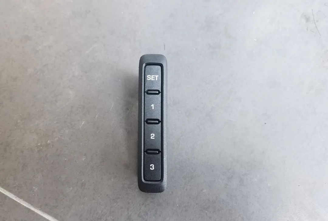 r36翻新改造全过程,大众r36这么老的车怎么还卖这么贵