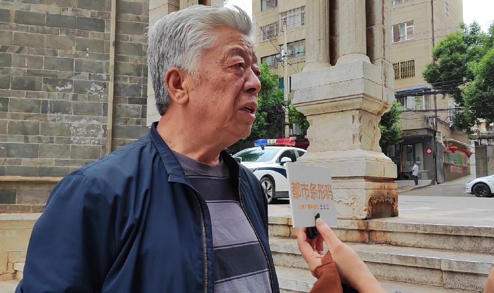 昆明翠湖春晓的那块石碑照片,翠湖牌坊