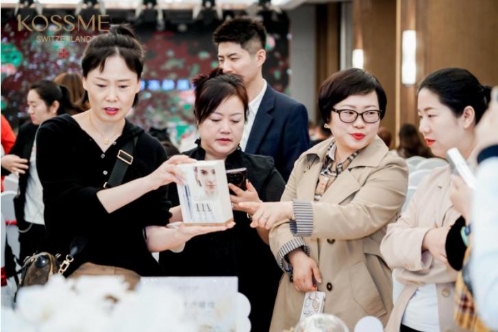 kissme蔻诗弥鎏金面霜,kossme蔻诗弥深层洁肤霜怎么使用