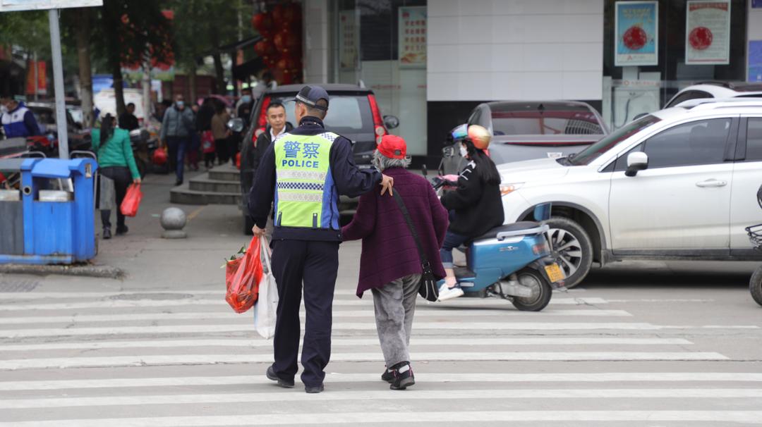 海南万名警力联动严查,警力出动人次