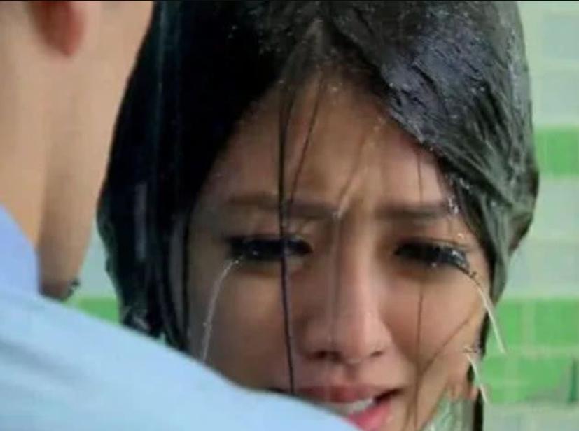 丈夫和表妹青梅竹马，她离婚后住进我家，老公态度模糊从此不安宁