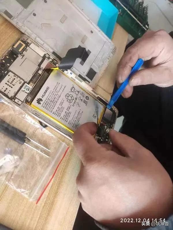 荣耀note8原装电池更换教程,荣耀note8更换电池