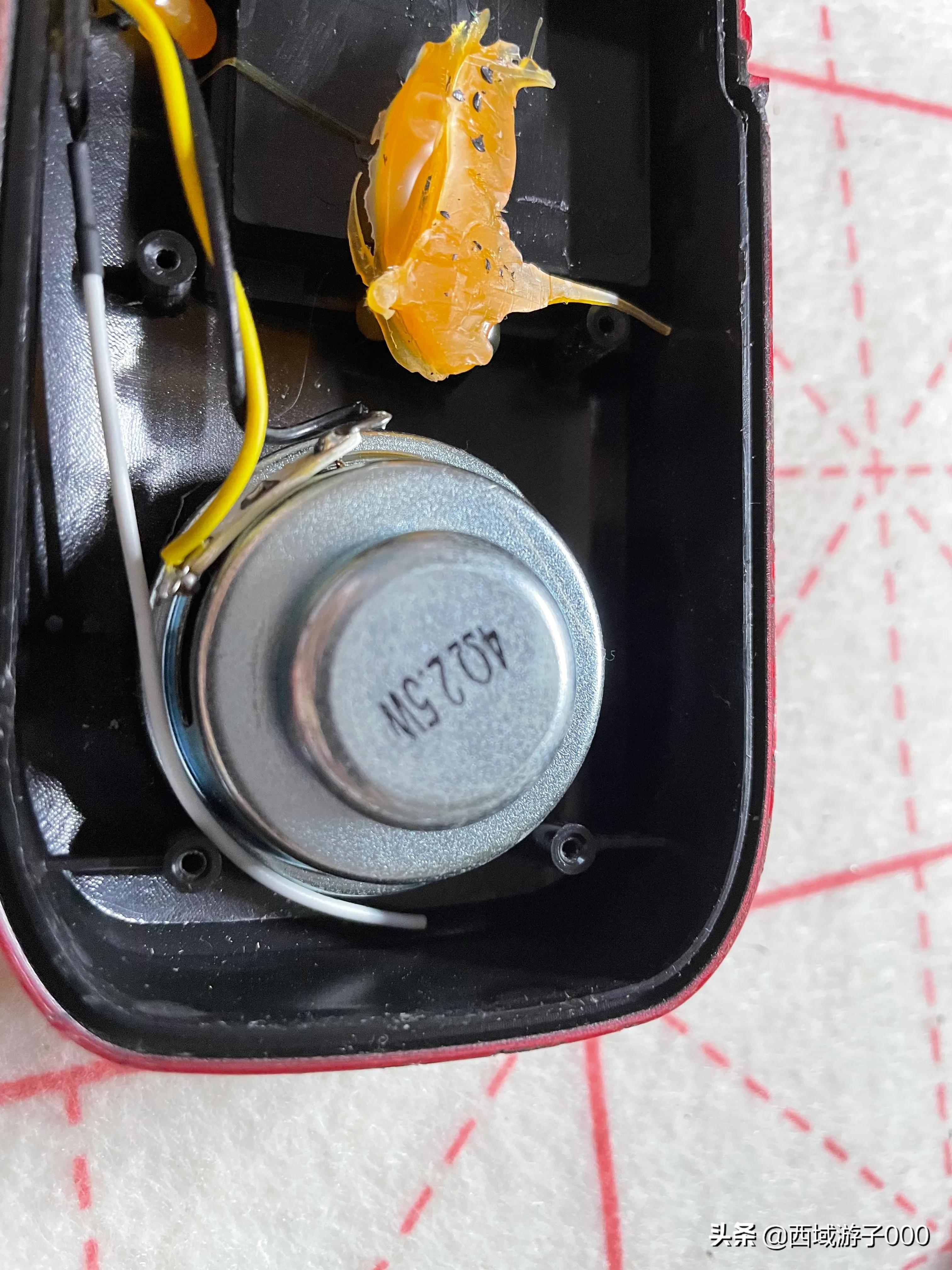 拆解旧收音机教程-里面全是宝贝（不能丢哟）