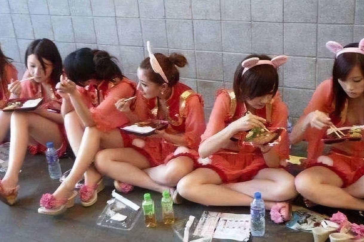 横店群演泛滥视频,横店群演大妈真实生活