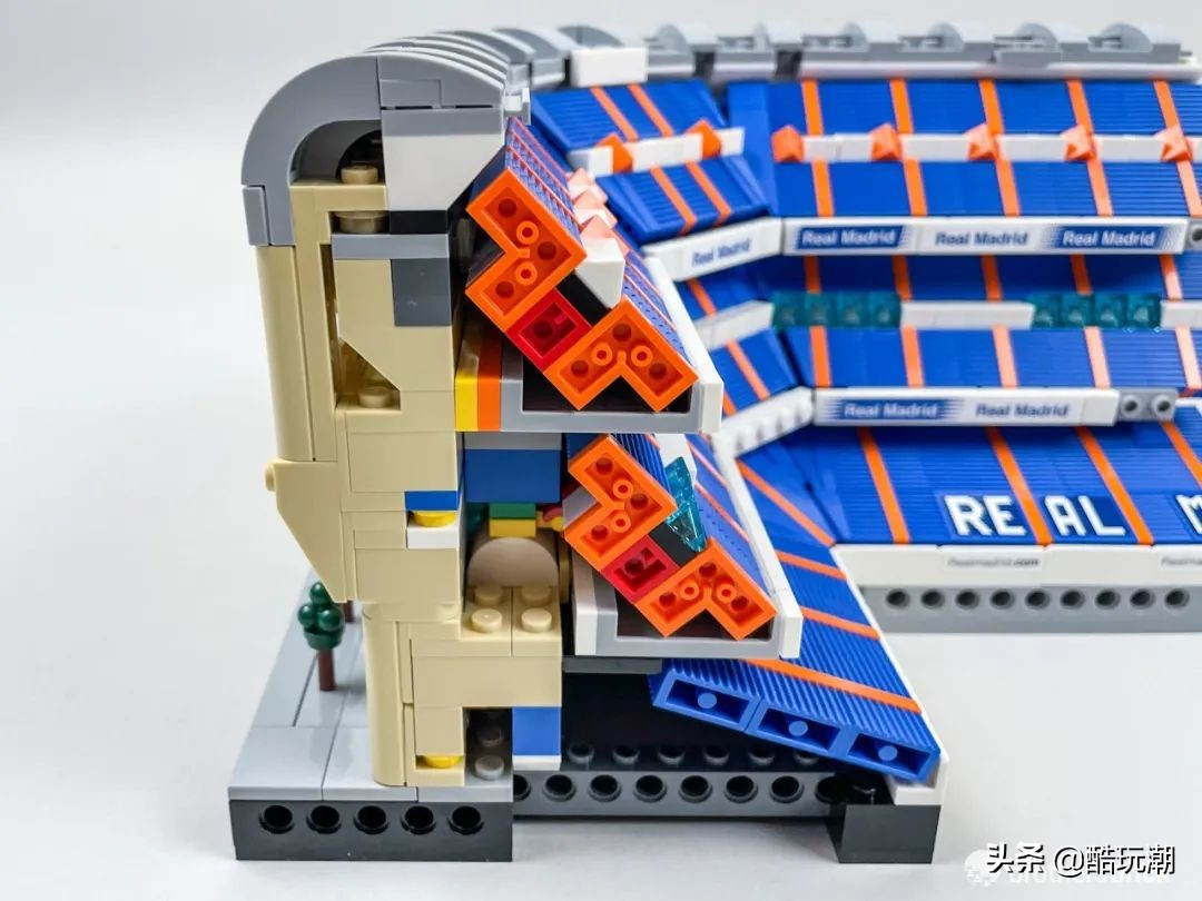 乐高10284诺坎普球场开箱,乐高皇家马德里球场
