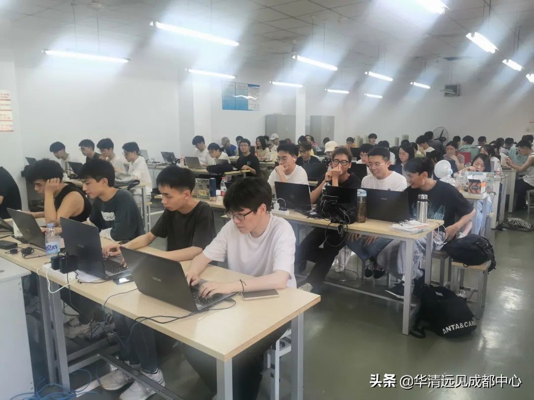 青春向未来，实训正当时——记成都理工大学工程技术学院实训