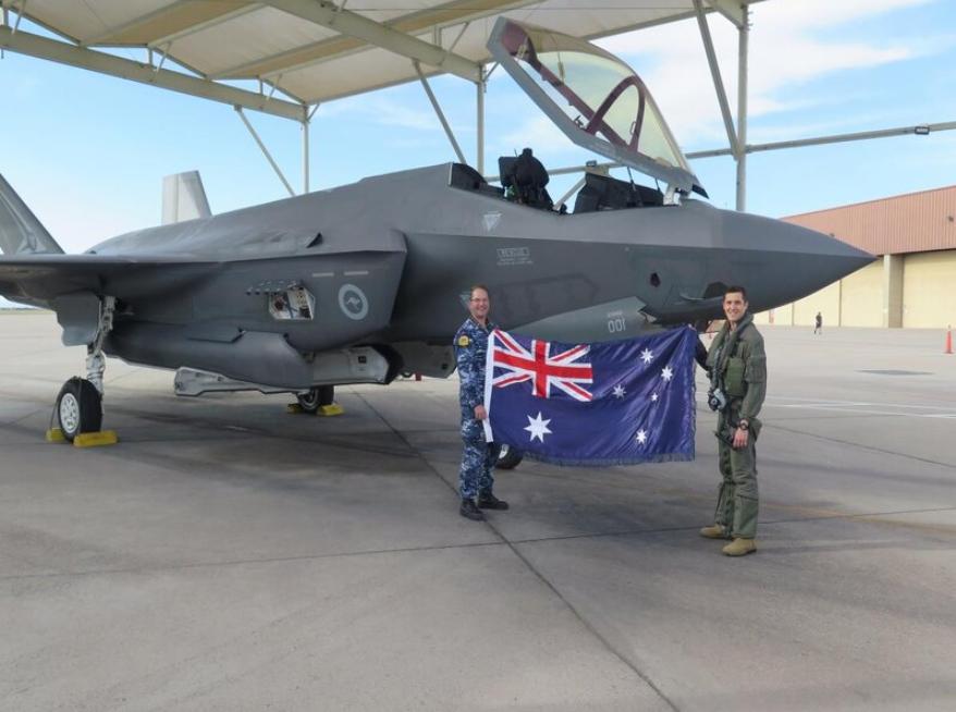 准备跟中国大战一场？澳洲专家叫嚣：租借印尼基地，空袭中国军舰