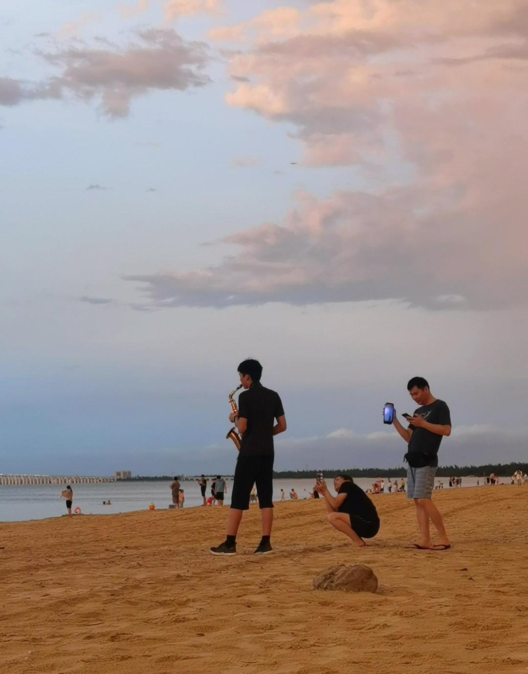 江东打卡｜漫步十里金滩看江东海天一色