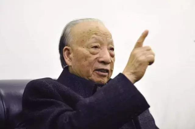 穷小子逆袭百亿富豪完整视频,穷小子逆袭成为千亿富翁