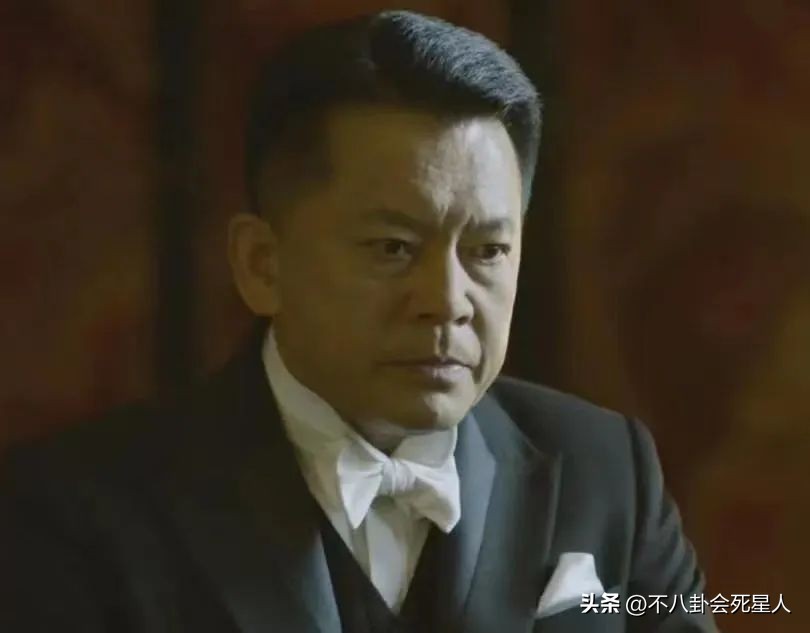 老戏骨云集，央视黄金档播出，《那山那海》打出了一把王炸