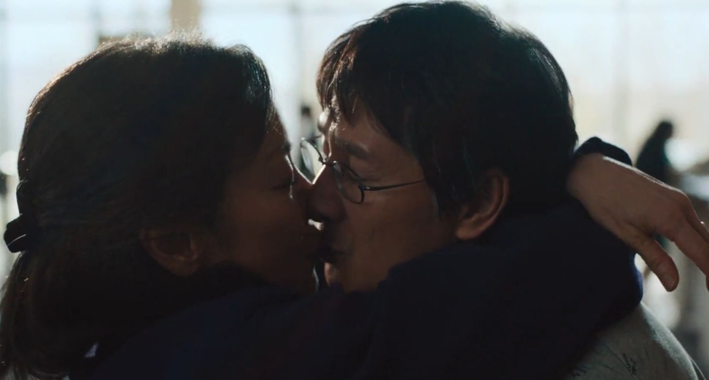 瞬息全宇宙——美国亚裔版的你好，李焕英