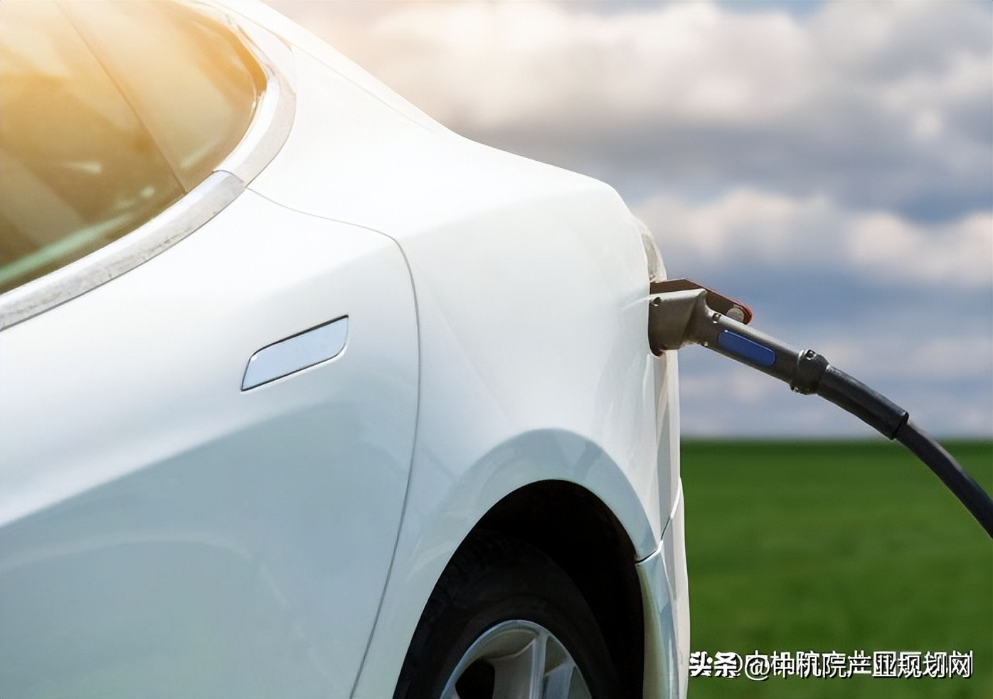 中国新能源汽车产业发展现状分析,如何发展新能源汽车行业