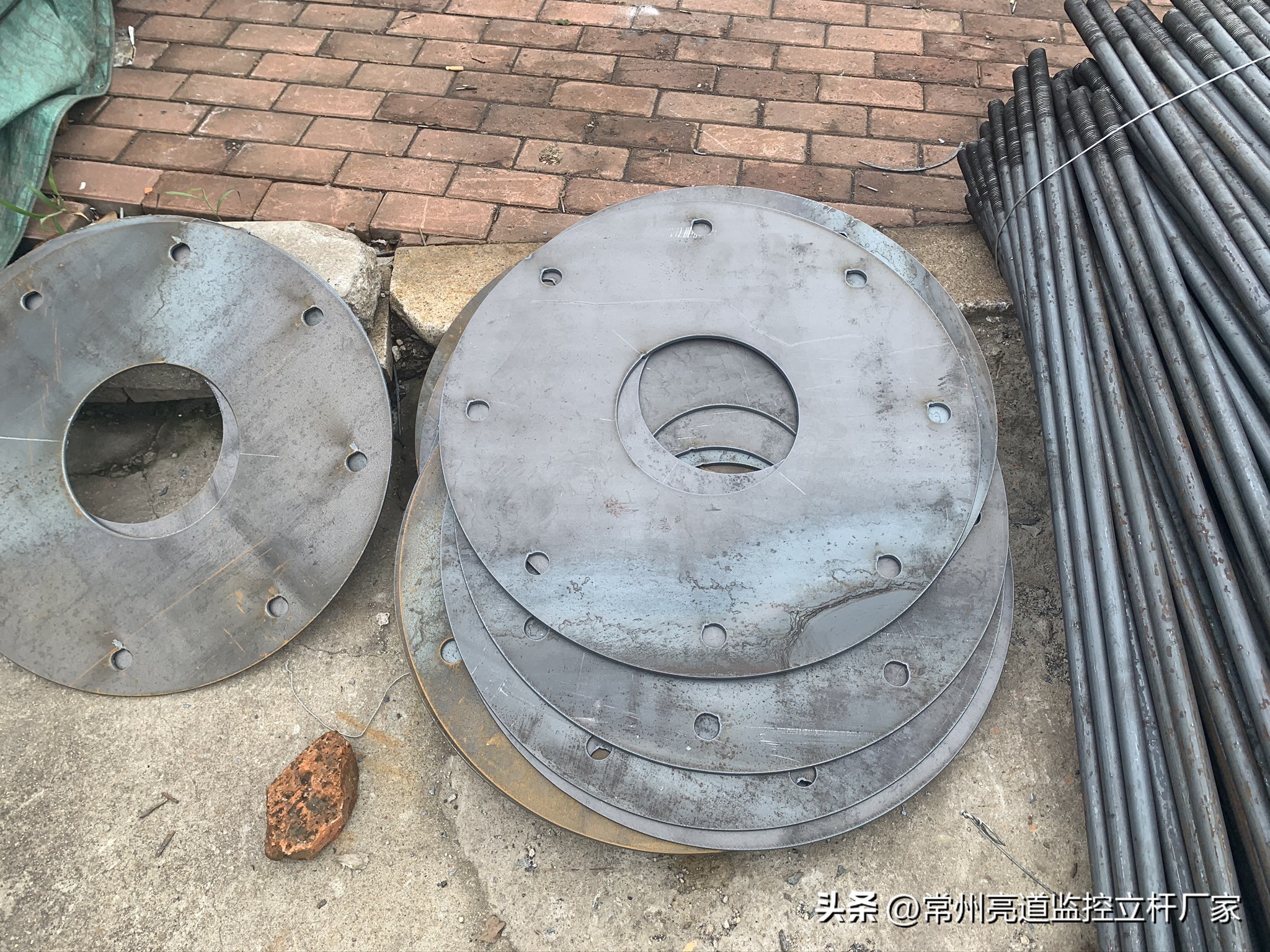 监控立杆的固定方式,一根监控立杆需要多少材料