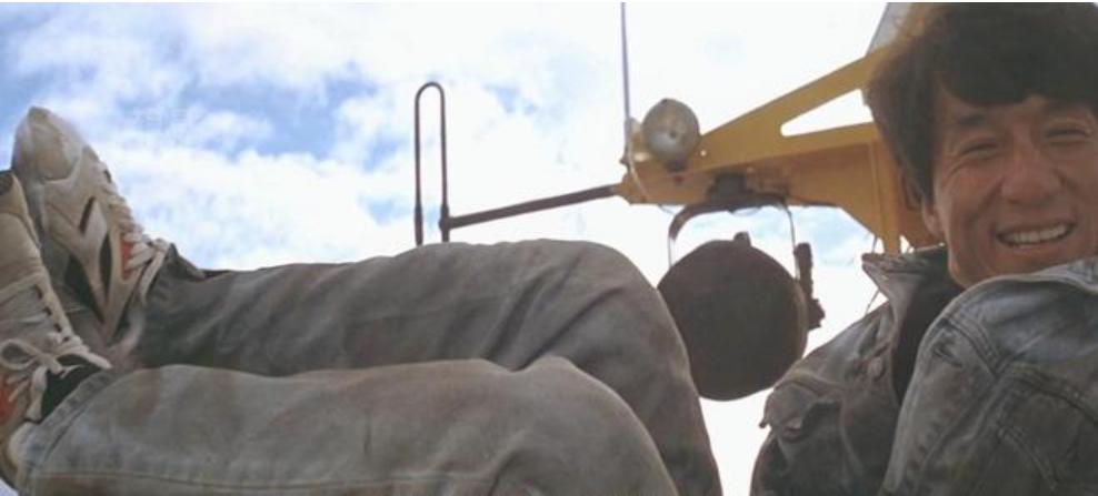 7次断手、全身100多针、大小便*禁失**，这些武打明星让人动容