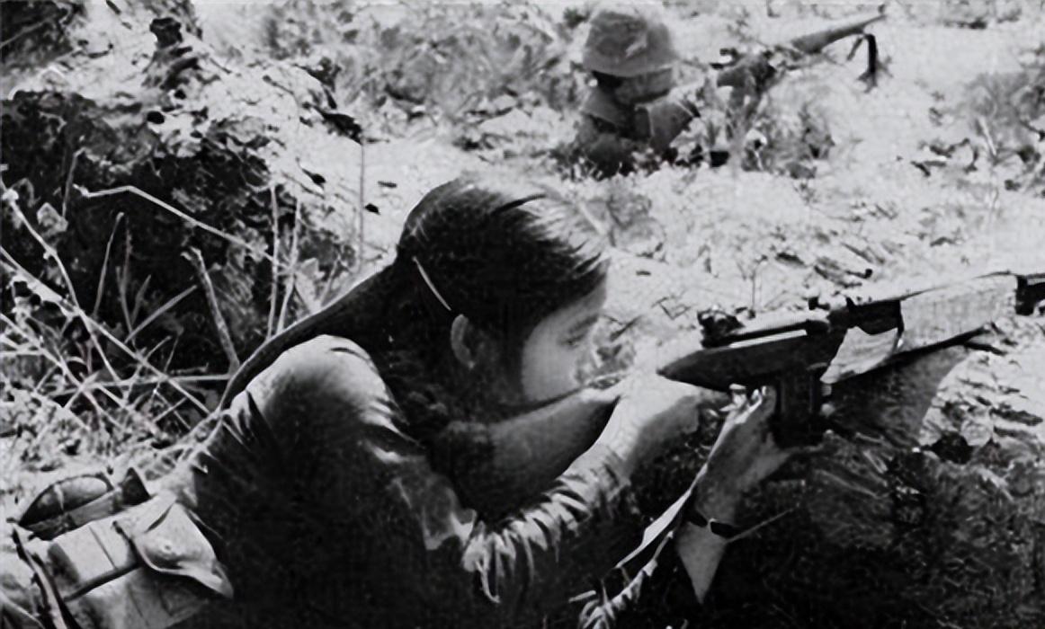 落入美军手中的越南女兵，都是极其凄惨，美*用军**动物进行刑讯逼供