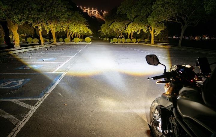 本田CB650R卡西堤外挂雾灯开箱安装