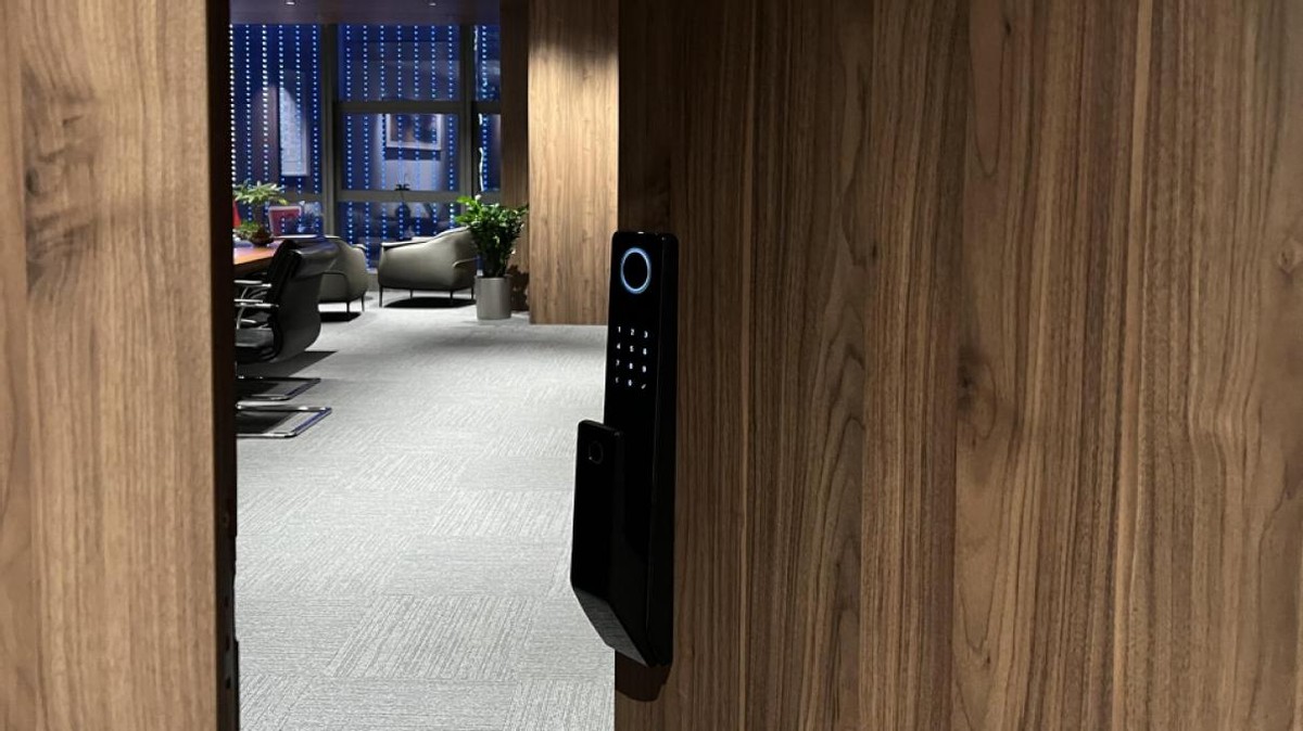 云米ai智能门锁master3e,千元级智能门锁性价比之王