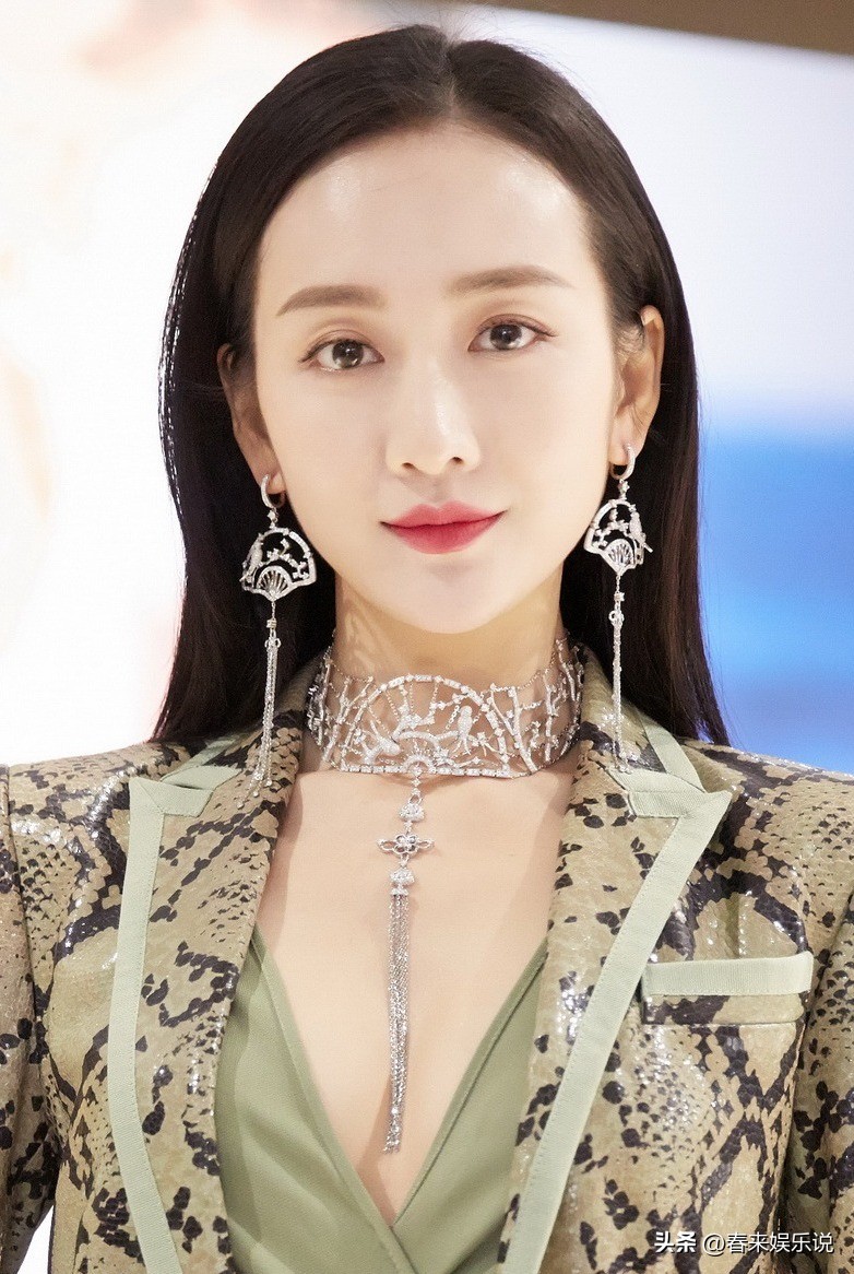 长得漂亮但不敢露额头的女星,额头宽的女演员