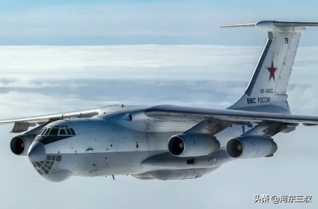 伊尔76民用运输机,伊尔76运20起飞