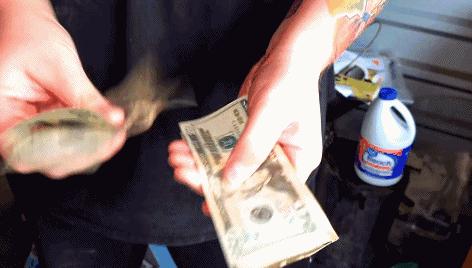 花300美元买仓库,花1300元买仓库