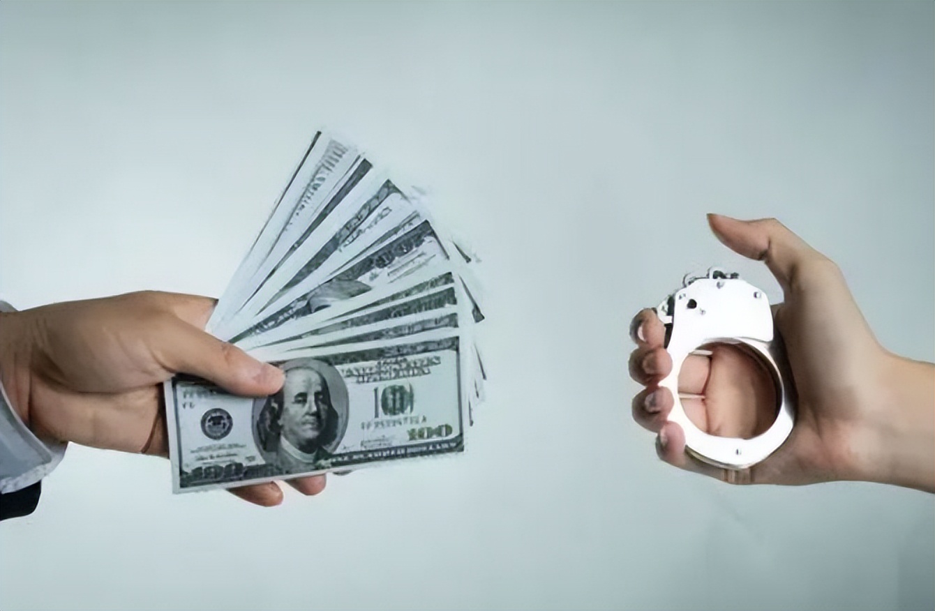 老板给买的衣服,老板给我们买的新衣服