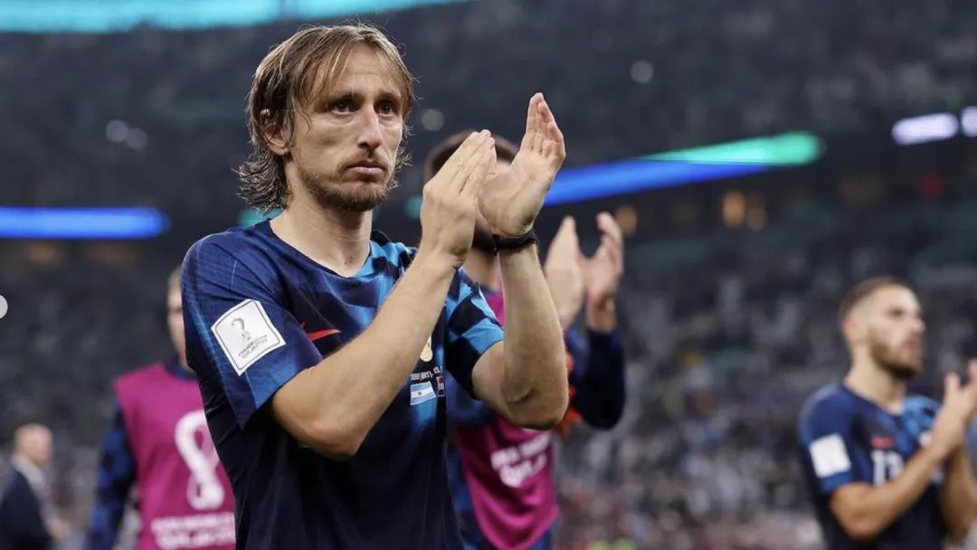 梅西c罗莫德里奇青春没有结束,c罗球迷喜欢c罗的原因