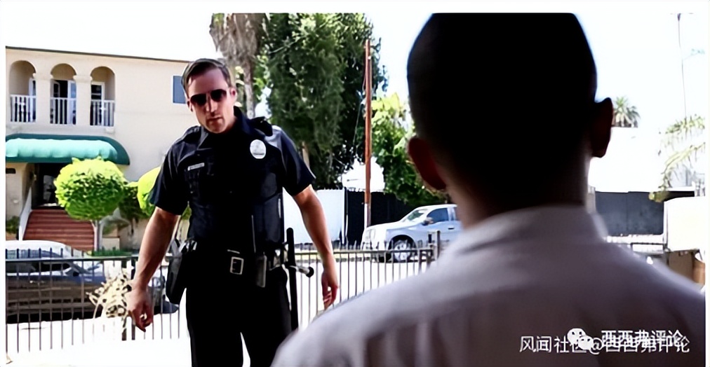 女子穿和服被警察带走违法吗,警察盘问穿和服女孩