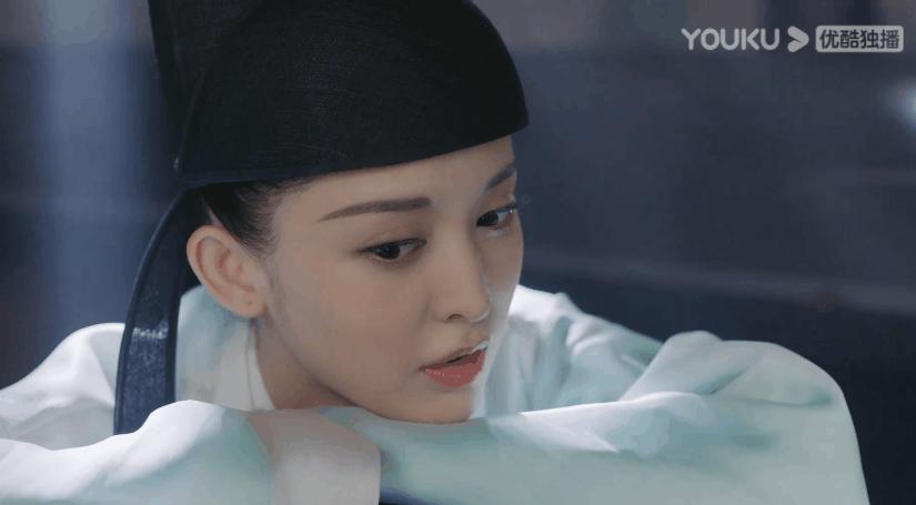 她也翻车了？？明明那么美，却被造型毁到没眼看，她这是怎么了？