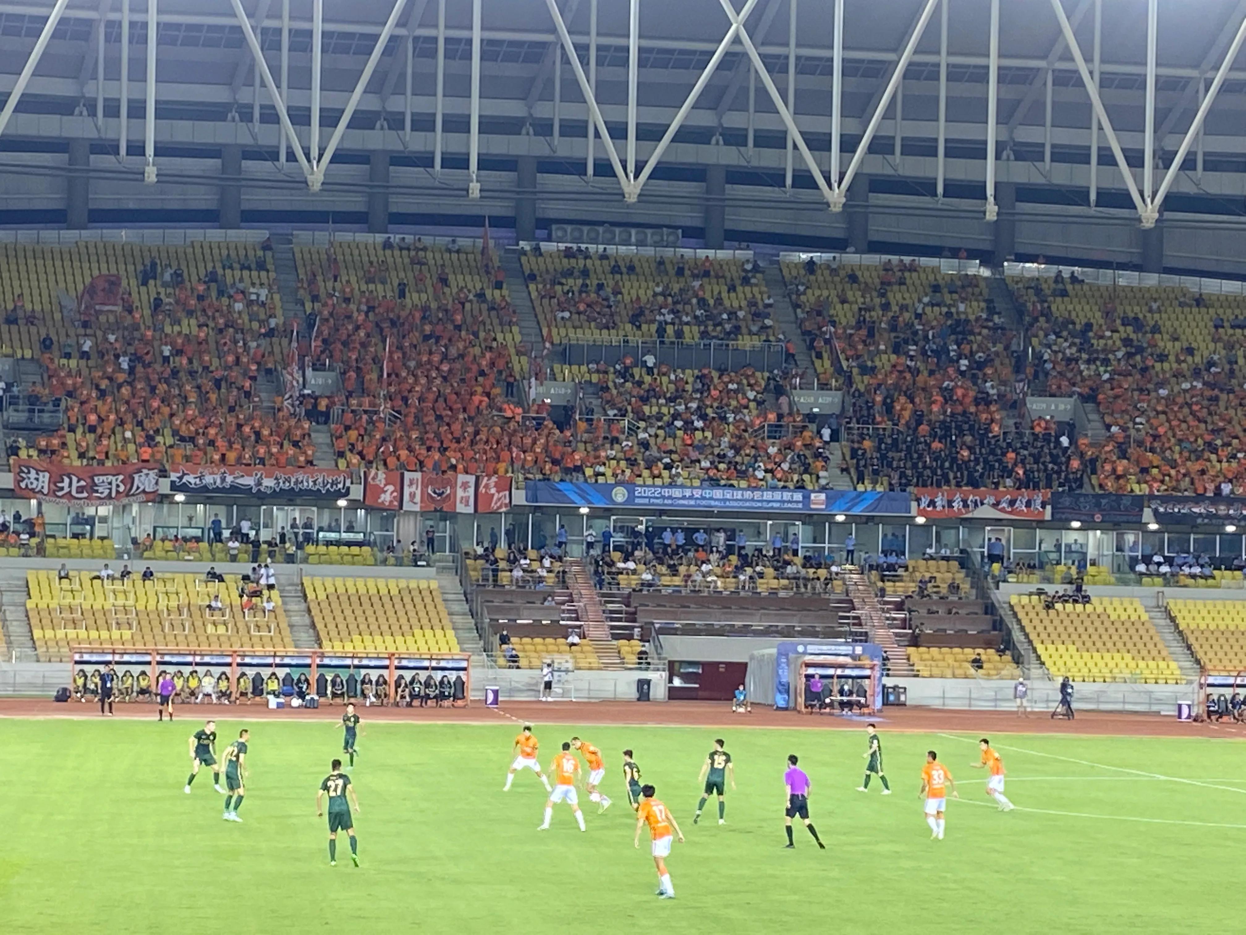 武汉长江vs北京国安球迷助威,武汉长江将战北京国安