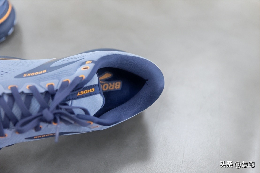 灵动飘逸的脚感你体验过吗？这双跑鞋可以给你答案