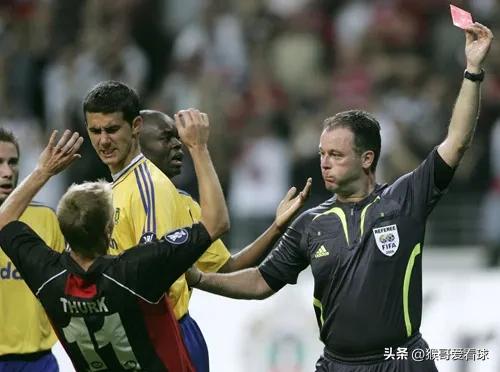 足球比赛裁判误判裁判会罚款吗,足球比赛有因为裁判误判重赛的吗