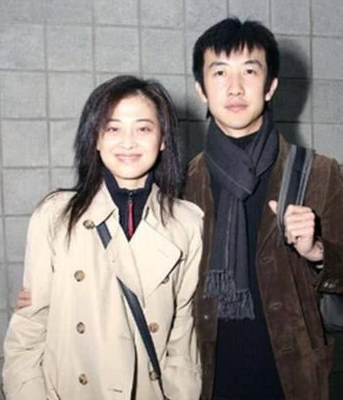 梅婷鄢颇离婚因为谁,梅婷和鄢颇度过了七年的婚姻生活