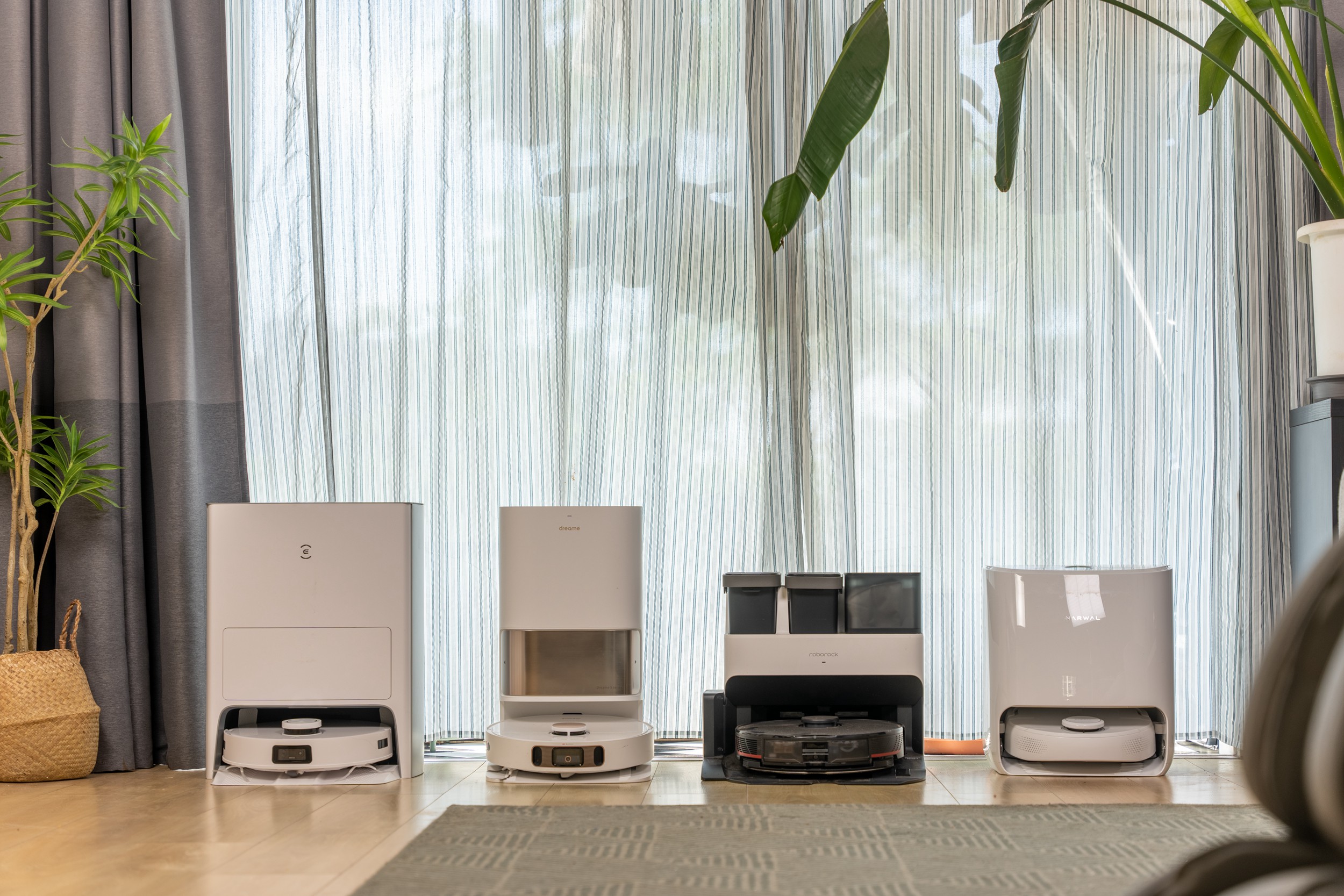 扫地机器人科沃斯和石头选哪个,科沃斯追觅扫地机对比测评