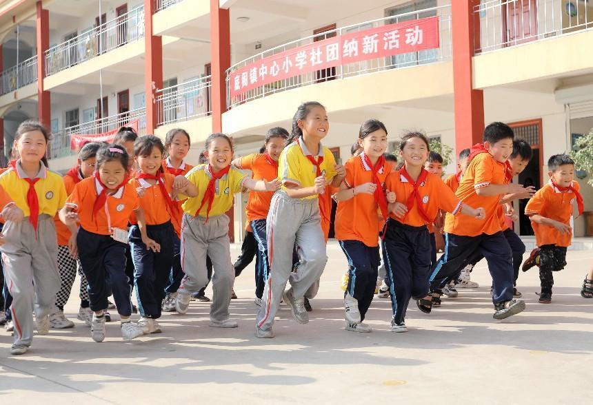 底阁中心小学2018,峄城底阁小学