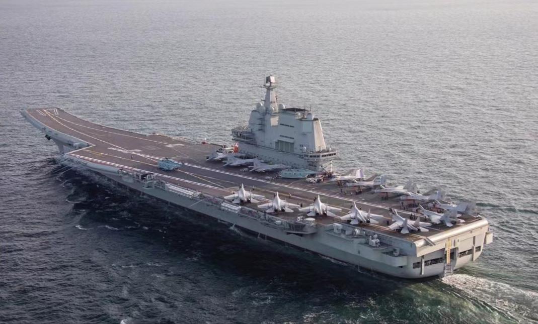 日本准航母出云号排水量 (日本两栖登陆舰排水量)