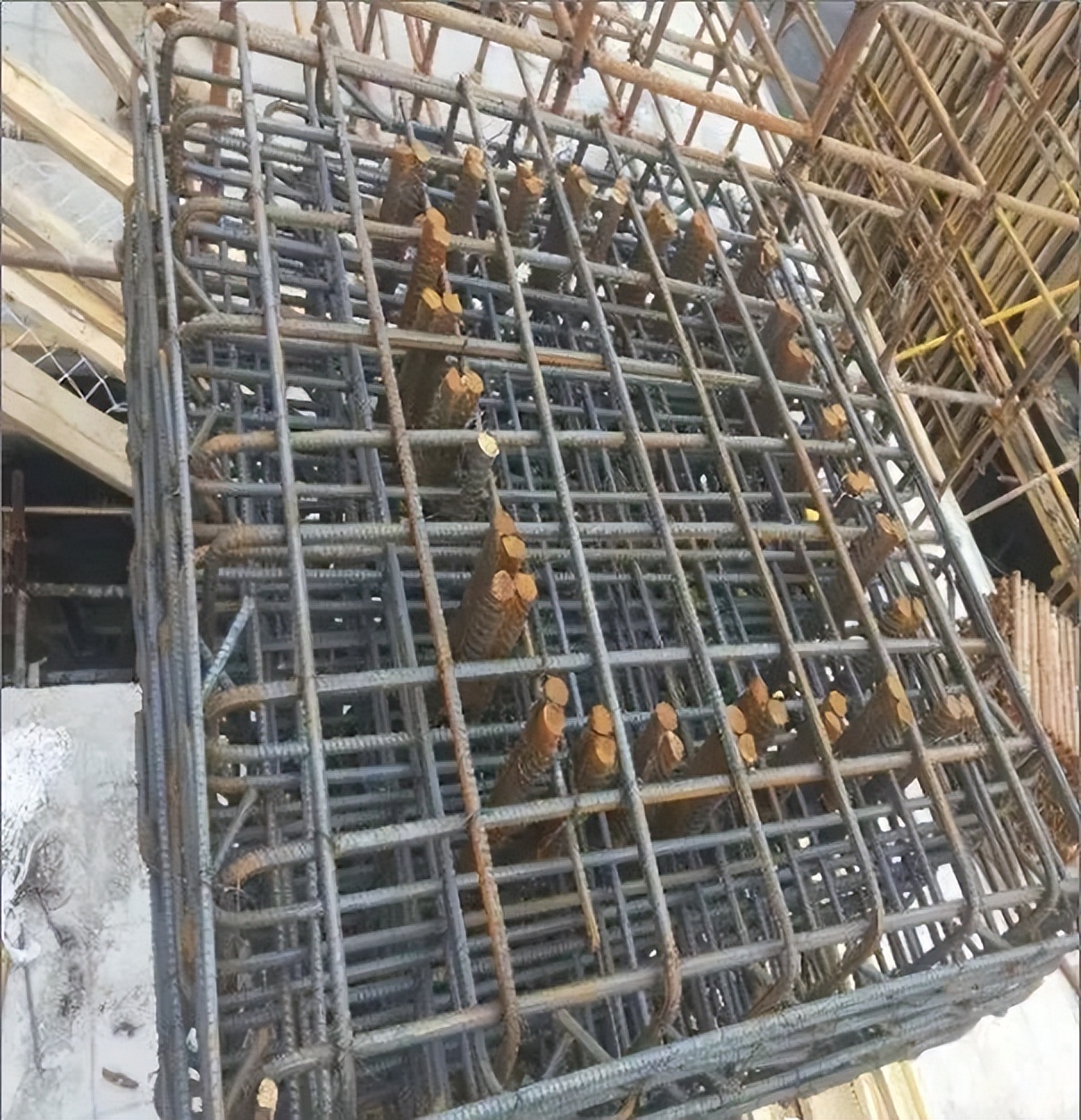 建筑施工图中钢筋的长度如何度量,建筑施工图中钢筋的标注